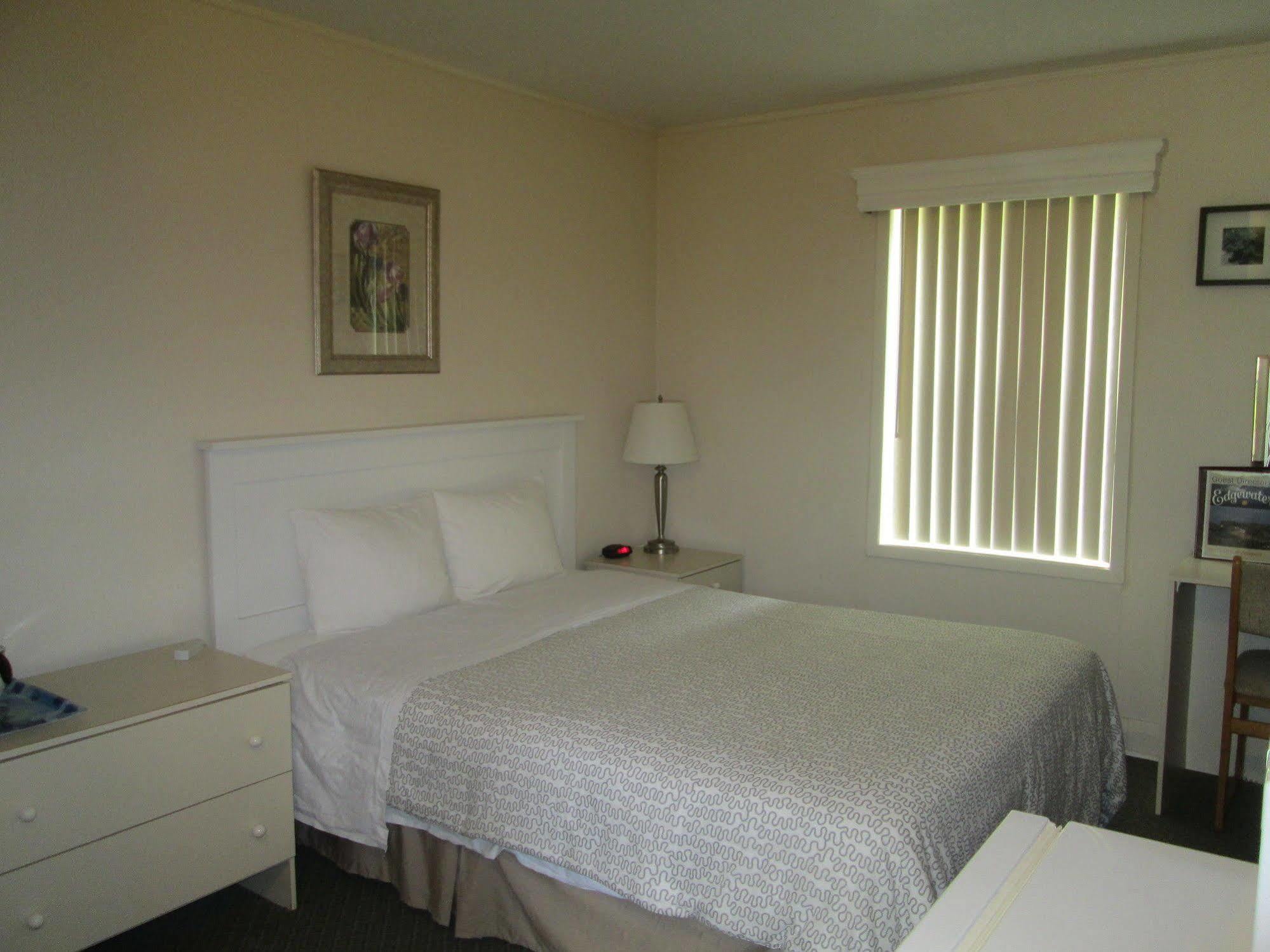 Edgewater Motel And Campground Temiskaming Shores Екстериор снимка